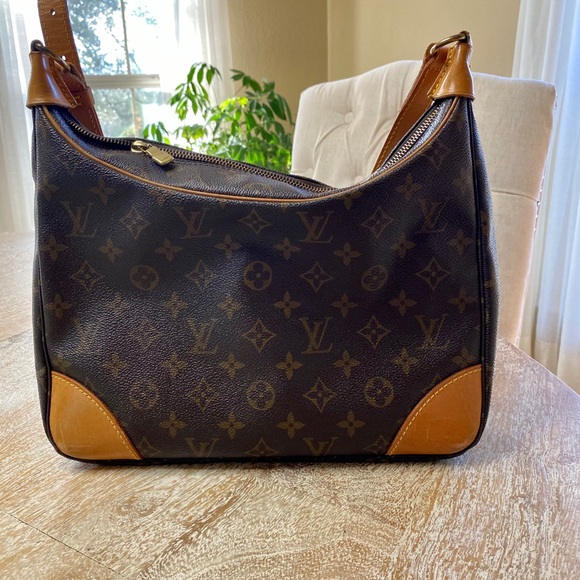Louis Vuitton Handbags - Louis Vuitton Boulogne shoulder Bag